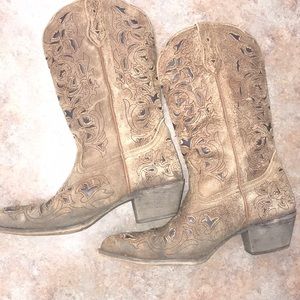 Laredo cowgirl boots